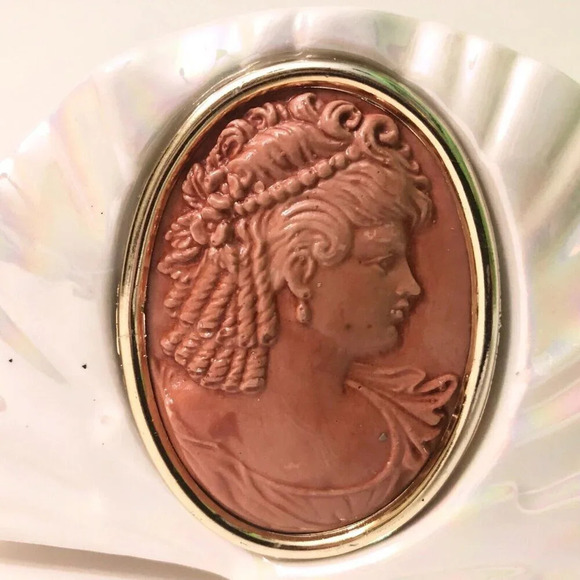 Vintage Capodimonte Fontaine Iridescent Ceramic  Napkin Holder Cameo Italy - Picture 2 of 16